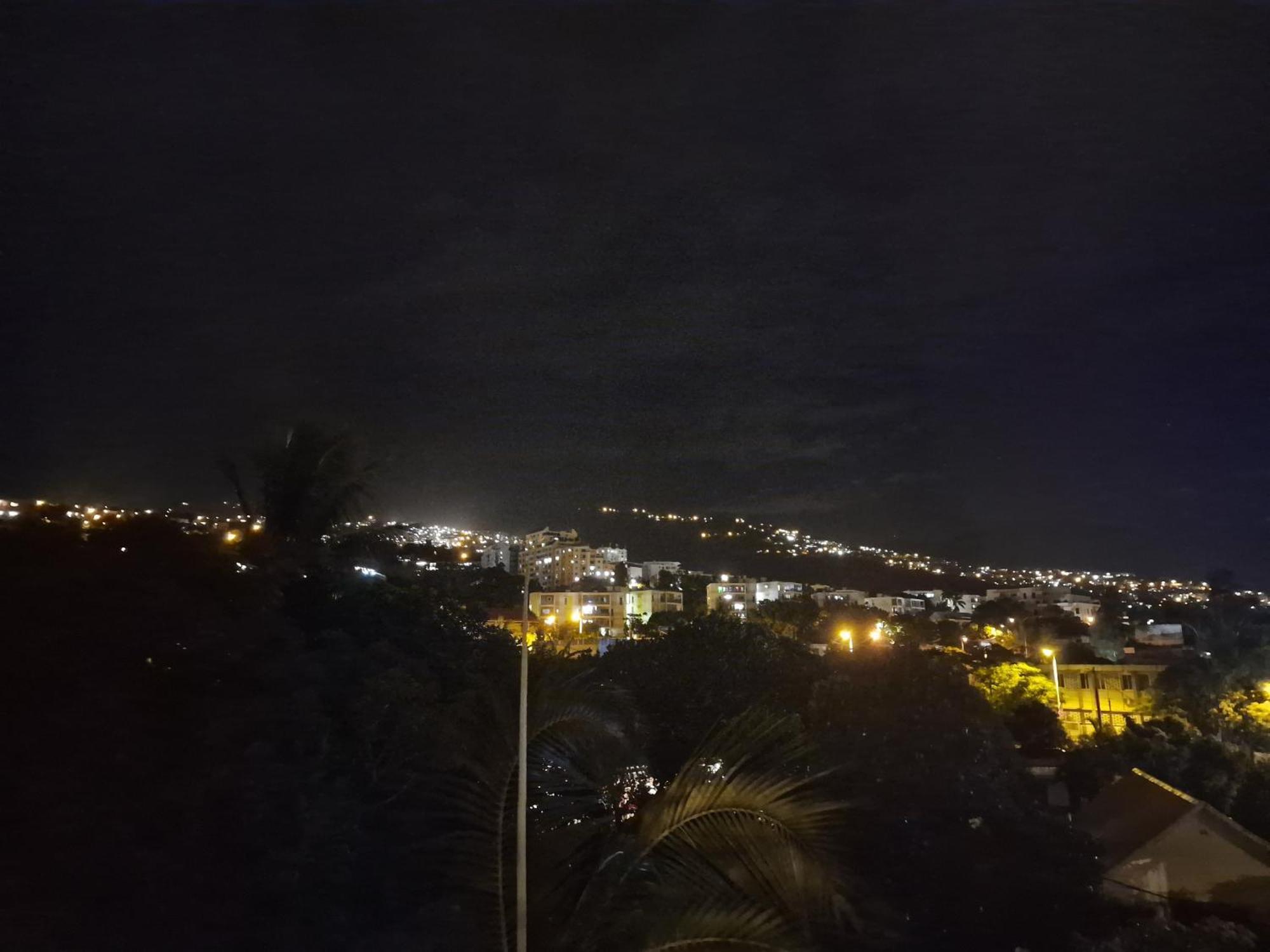 Mont-Vert Exotique - Calme - Vue Et Parking Saint Pierre Exterior foto